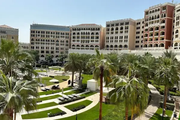 The-Ritz-Carlton-Abu-Dhabi-Grand-Canal